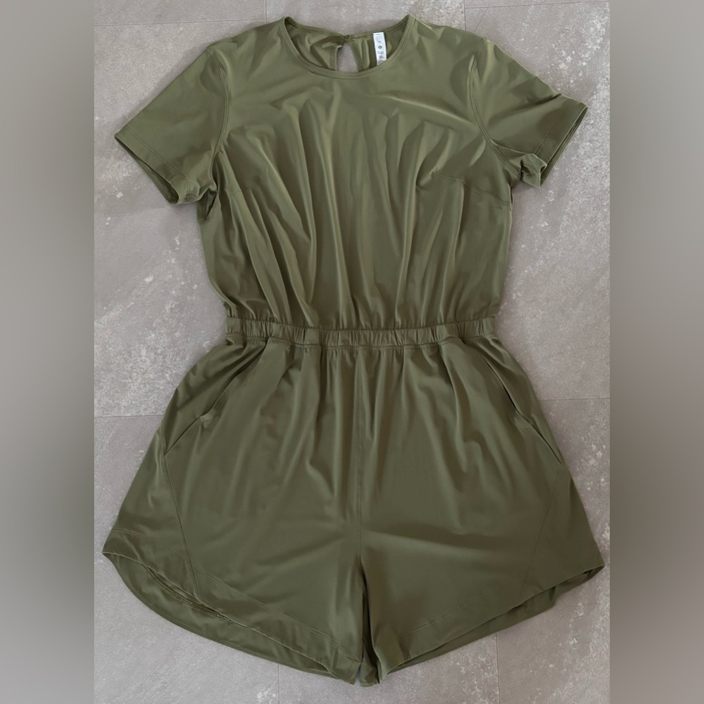 Lululemon Lightweight High-Neck Romper Size 12